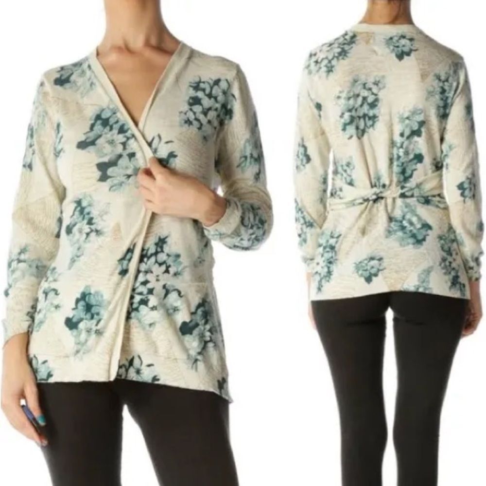 Anthropologie Guinevere Dwarf Quince Cardigan Beige Blue Floral Women's size XS
